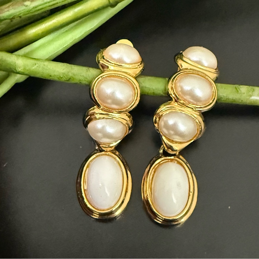 Vintage Faux Pearl Cabochons Gold-tone Dangle Drop Runway Statement Earrings 23g